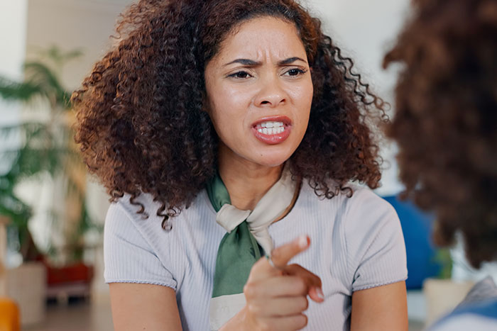 Woman’s Housewarming Party Ends With A Sister Fight, It Gets Her Uninvited From Family Christmas Woman’s Housewarming Party Ends With A Sister Fight, It Gets Her Uninvited From Family Christmas