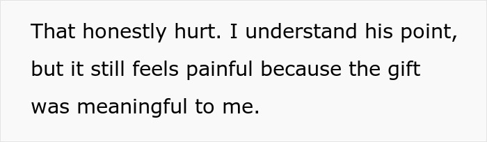 Girlfriend Pushes Her Love Language On Boyfriend, Throws A Fit When He Rejects Her Unwanted Gift Girlfriend Pushes Her Love Language On Boyfriend, Throws A Fit When He Rejects Her Unwanted Gift