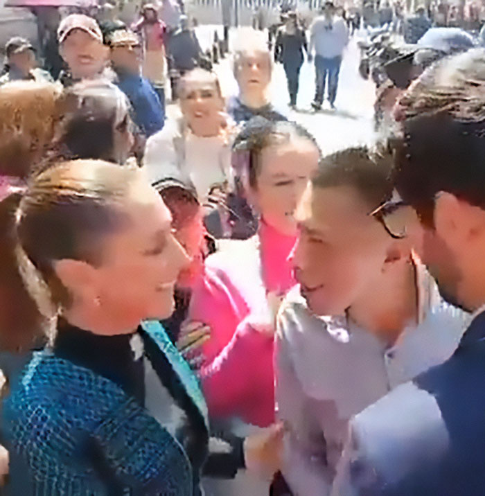 “Outrageous”: Mexican President Stands Helplessly As Man Physically Violates Her In Front Of The Crowd “Outrageous”: Mexican President Stands Helplessly As Man Physically Violates Her In Front Of The Crowd