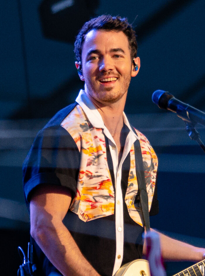 Kevin Jonas: Bio And Career Highlights Kevin Jonas: Bio And Career Highlights