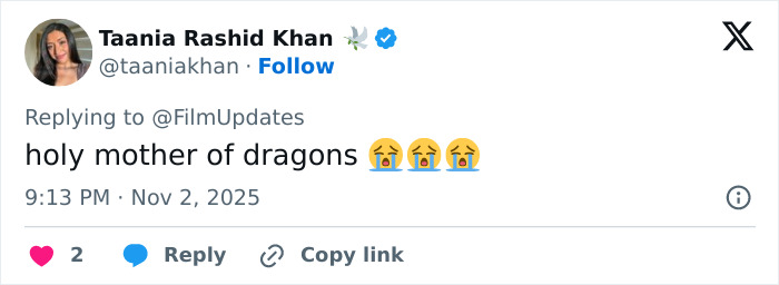 “Same Surgeries, Same Hollywood Face”: Internet Has Mixed Feelings About Emilia Clarke’s Latest Appearance “Same Surgeries, Same Hollywood Face”: Internet Has Mixed Feelings About Emilia Clarke’s Latest Appearance