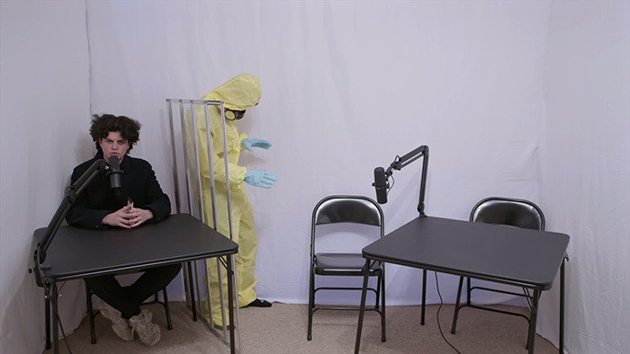 YouTuber Wears Hazmat Suit To Interview Bonnie Blue, Drawing Accusations Of Humiliation YouTuber Wears Hazmat Suit To Interview Bonnie Blue, Drawing Accusations Of Humiliation