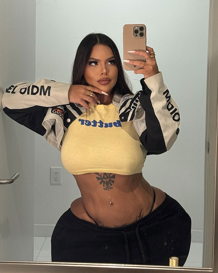 Drake Fires Back After Gracie Bon Claims Guests At His Exclusive Party “Weren’t Women Or Trans” Drake Fires Back After Gracie Bon Claims Guests At His Exclusive Party “Weren’t Women Or Trans”