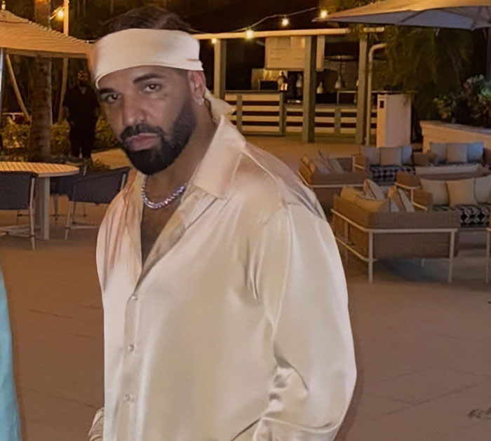 Drake Fires Back After Gracie Bon Claims Guests At His Exclusive Party “Weren’t Women Or Trans” Drake Fires Back After Gracie Bon Claims Guests At His Exclusive Party “Weren’t Women Or Trans”