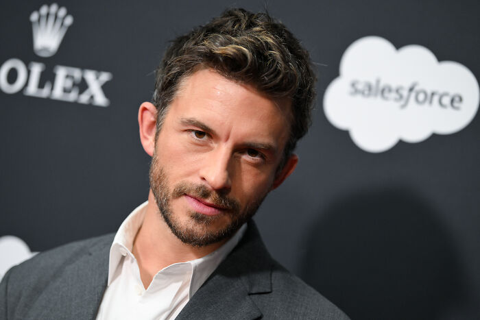 Jonathan Bailey Named People’s First Openly Gay ‘Sexiest Man Alive,’ Sparking Hilarious Reactions Jonathan Bailey Named People’s First Openly Gay ‘Sexiest Man Alive,’ Sparking Hilarious Reactions