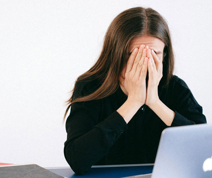 Family Of 4 Expects Woman To Take Them In During Hard Times, But She Can’t Forgive Them For Humiliating Her Family Of 4 Expects Woman To Take Them In During Hard Times, But She Can’t Forgive Them For Humiliating Her