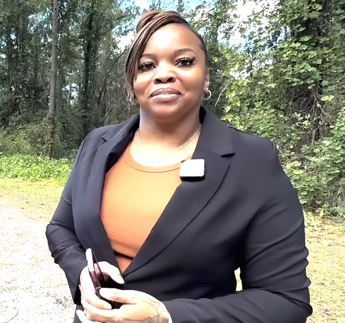 People Can’t Decide If They Support Mom Who Unalived Research Monkey Who Invaded Her Backyard People Can’t Decide If They Support Mom Who Unalived Research Monkey Who Invaded Her Backyard