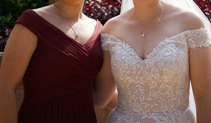 Woman Asks If She Should Go No-Contact With Bridezilla Cousin After Disastrous Dress Drama Woman Asks If She Should Go No-Contact With Bridezilla Cousin After Disastrous Dress Drama