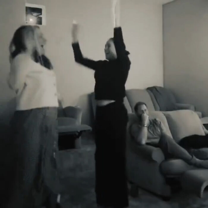 Many Are Convinced Meghan Markle’s “Irritating” Celebration With Prince Harry At Home Was Staged Many Are Convinced Meghan Markle’s “Irritating” Celebration With Prince Harry At Home Was Staged