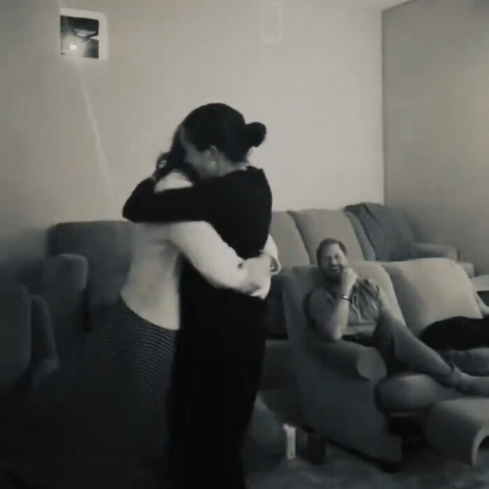 Many Are Convinced Meghan Markle’s “Irritating” Celebration With Prince Harry At Home Was Staged Many Are Convinced Meghan Markle’s “Irritating” Celebration With Prince Harry At Home Was Staged