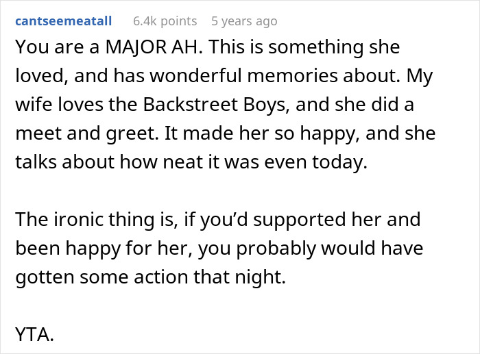 Guy Mocks GF Publicly For Fangirling Over A K-Pop Band, Acts Surprised When She Gets Mad At Him Guy Mocks GF Publicly For Fangirling Over A K-Pop Band, Acts Surprised When She Gets Mad At Him