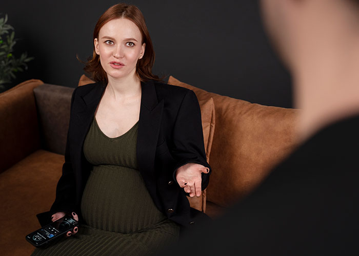 Pregnant Daughter Decides To Put Dad’s Cat In A Shelter Because Of Her Baby’s Safety, Gets Kicked Out Pregnant Daughter Decides To Put Dad’s Cat In A Shelter Because Of Her Baby’s Safety, Gets Kicked Out