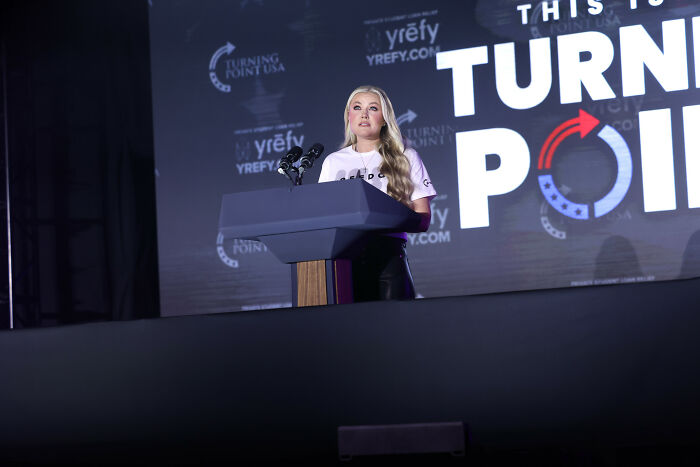“I Can’t Do This:” Lip Reader Reveals Erika Kirk’s Emotional Exchange With JD Vance At TPUSA Event “I Can’t Do This:” Lip Reader Reveals Erika Kirk’s Emotional Exchange With JD Vance At TPUSA Event
