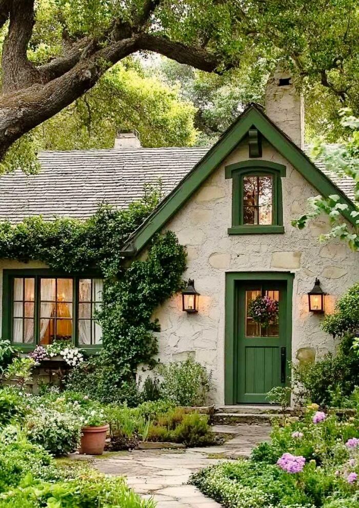 58 Cozy Countryside Homes That Look Like They Belong In A Storybook