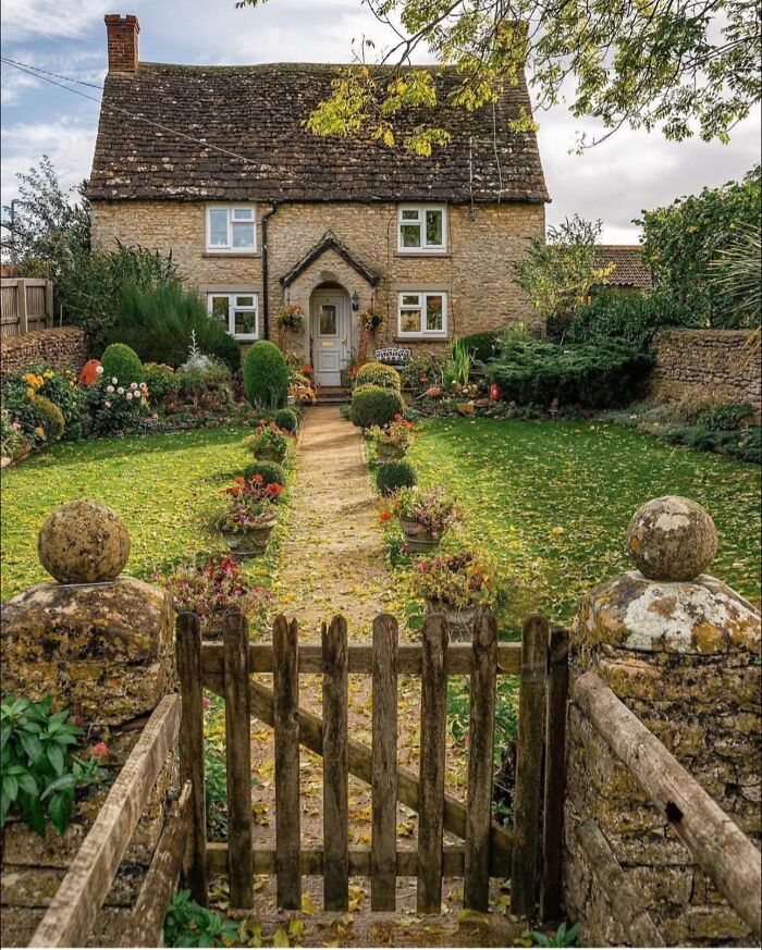 58 Cozy Countryside Homes That Look Like They Belong In A Storybook