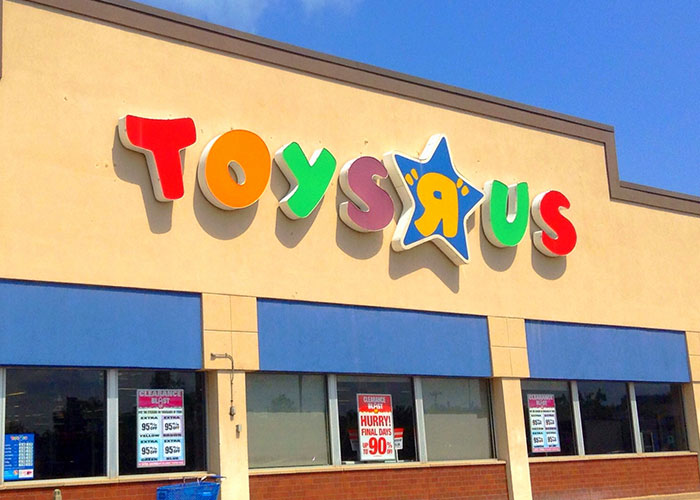 40 Companies That Deserve A “Corporate Darwin Award” For Destroying Their Businesses