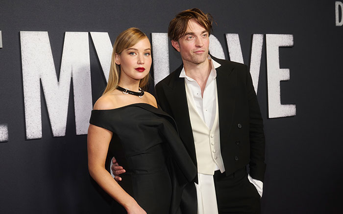 Jennifer Lawrence Leaves Jimmy Fallon Awkwardly Laughing After Emotional And ‘Chaotic’ Interview Jennifer Lawrence Leaves Jimmy Fallon Awkwardly Laughing After Emotional And ‘Chaotic’ Interview