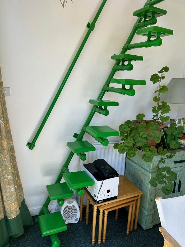 “Airbnb Insanity”: 130 Stairs You Simply Can’t Take Without Insurance