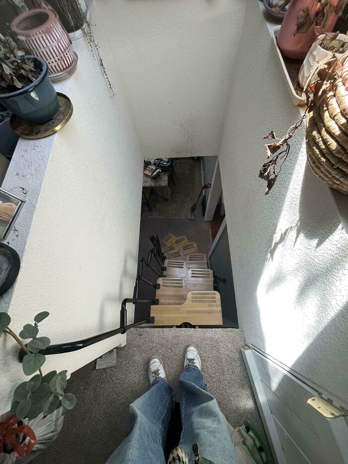 “Airbnb Insanity”: 130 Stairs You Simply Can’t Take Without Insurance