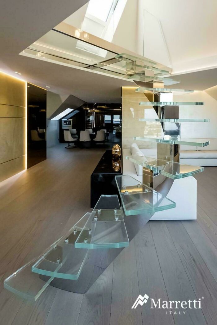 “Airbnb Insanity”: 130 Stairs You Simply Can’t Take Without Insurance