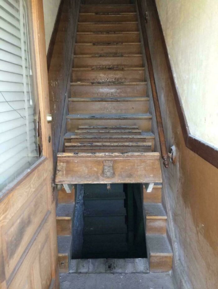 “Airbnb Insanity”: 130 Stairs You Simply Can’t Take Without Insurance