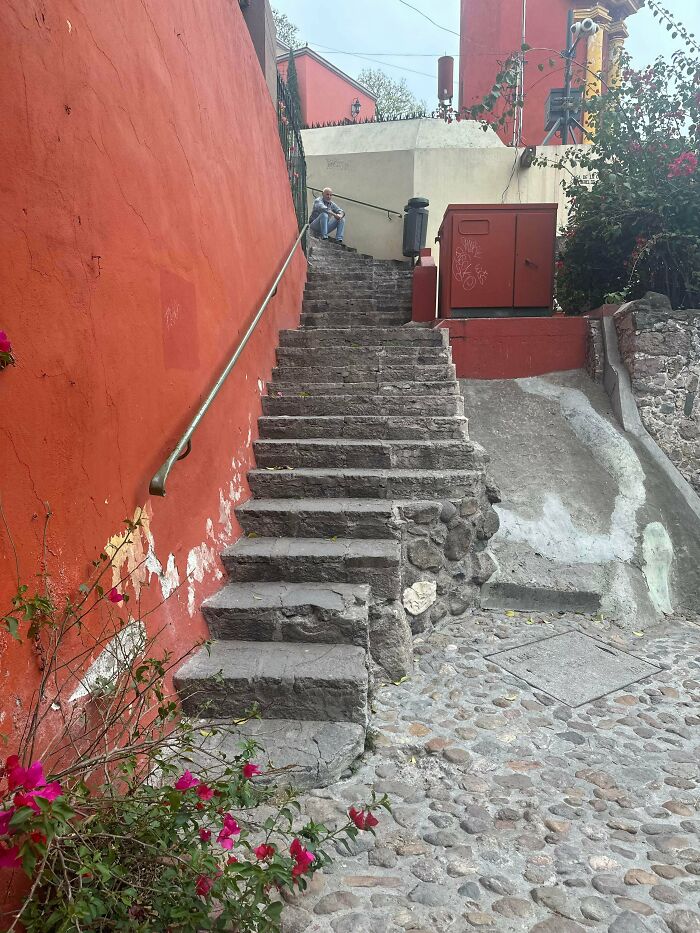 “Airbnb Insanity”: 130 Stairs You Simply Can’t Take Without Insurance