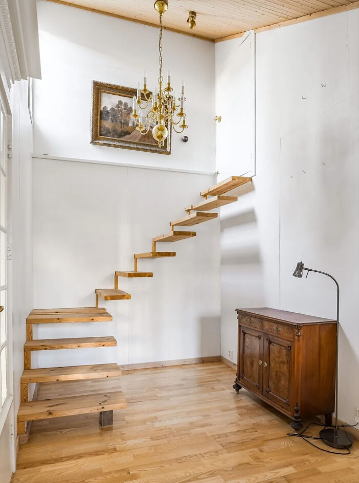 “Airbnb Insanity”: 130 Stairs You Simply Can’t Take Without Insurance