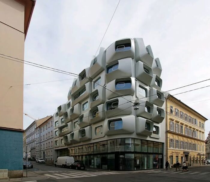 87 Ugly, Unesthetic And Depressing Buildings That Give Modern Architecture A Bad Name