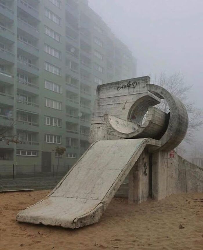87 Ugly, Unesthetic And Depressing Buildings That Give Modern Architecture A Bad Name