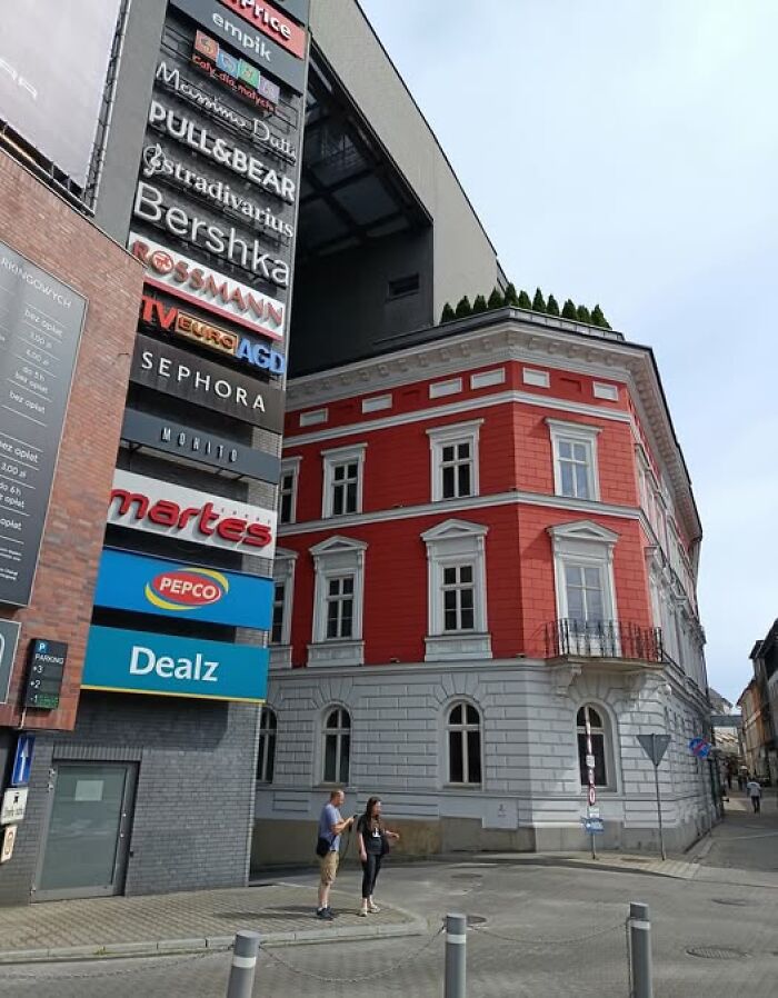 87 Ugly, Unesthetic And Depressing Buildings That Give Modern Architecture A Bad Name