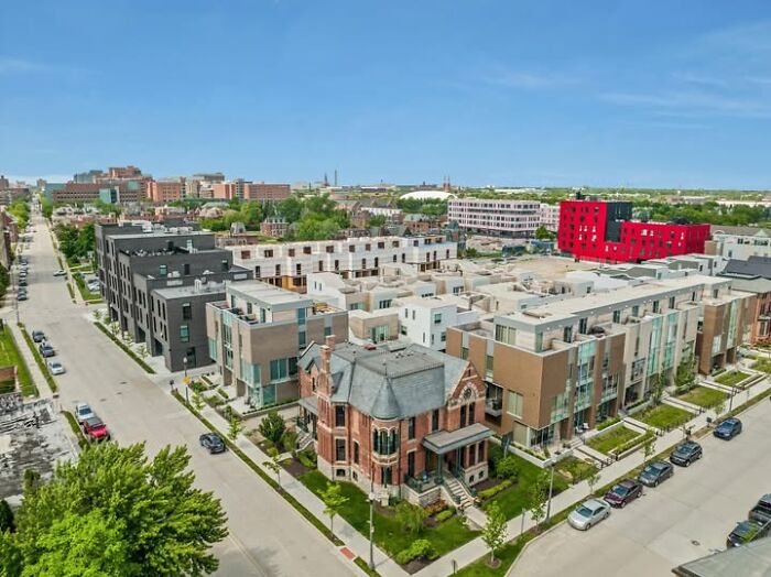 87 Ugly, Unesthetic And Depressing Buildings That Give Modern Architecture A Bad Name