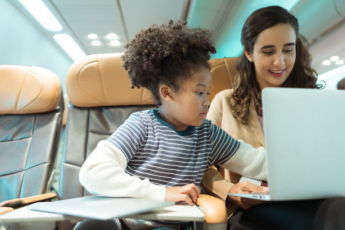 43 Flight Attendants And Pilots Share The Most Obnoxious And Infuriating Things Passengers Have Ever Done