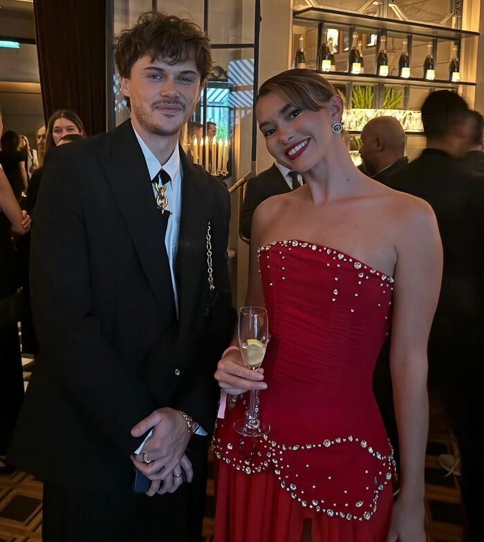 “Gross, Selfish And Irresponsible”: Influencer Slammed For Partying With Contagious Infection