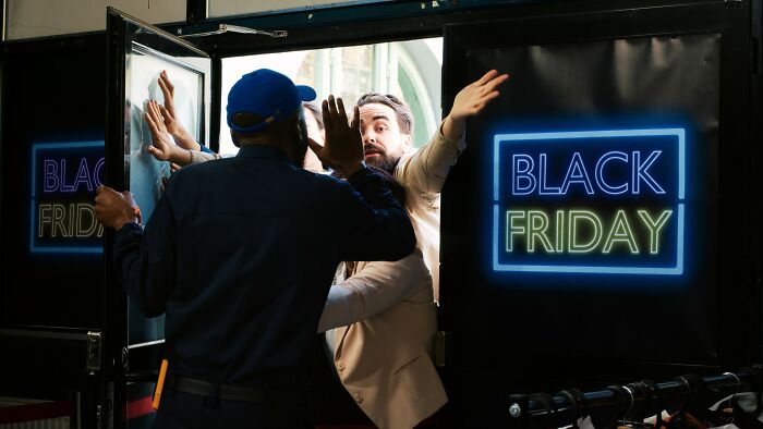 45 Unhinged Black Friday Stories From Employees That Make It Seem Like It’s Really Not Worth It 45 Unhinged Black Friday Stories From Employees That Make It Seem Like It’s Really Not Worth It