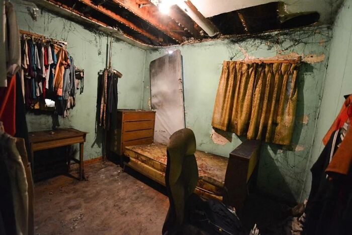 “This Exists And It Is Awful”: 50 Zillow Listings So Bad, They Look Fake