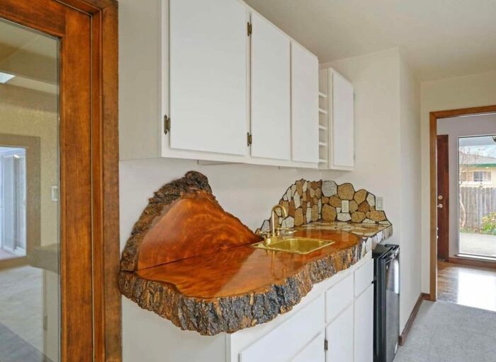 “This Exists And It Is Awful”: 50 Zillow Listings So Bad, They Look Fake