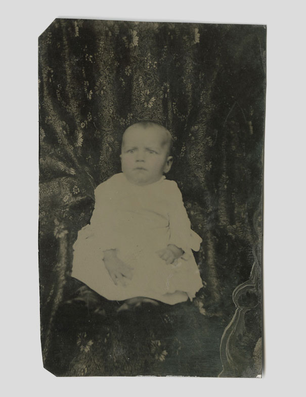 Hidden Mothers: Spooky Photographs of Victorian Babies Held by Their Mothers