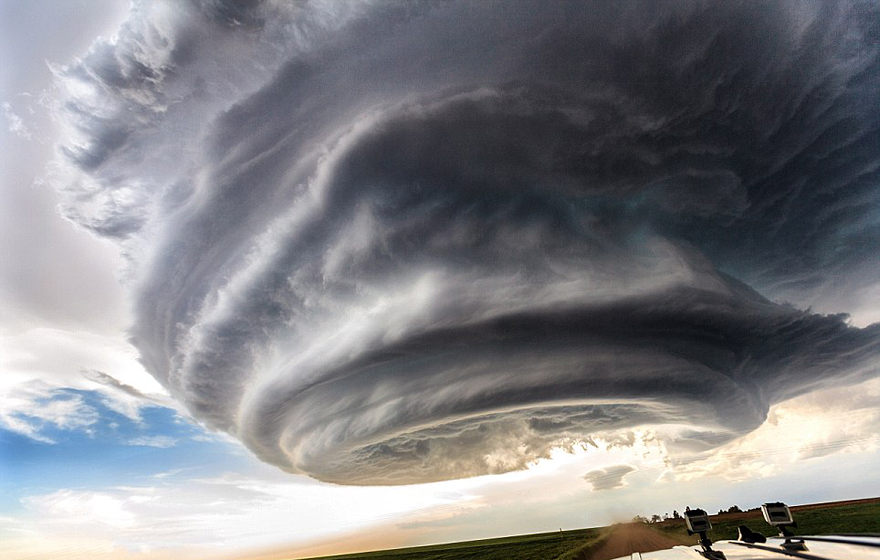 Breathtaking Supercell Storm Photos Captured in US by Storm Chaser Breathtaking Supercell Storm Photos Captured in US by Storm Chaser