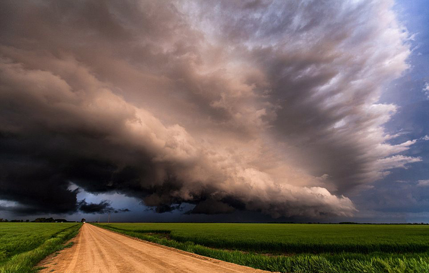 Breathtaking Supercell Storm Photos Captured in US by Storm Chaser Breathtaking Supercell Storm Photos Captured in US by Storm Chaser