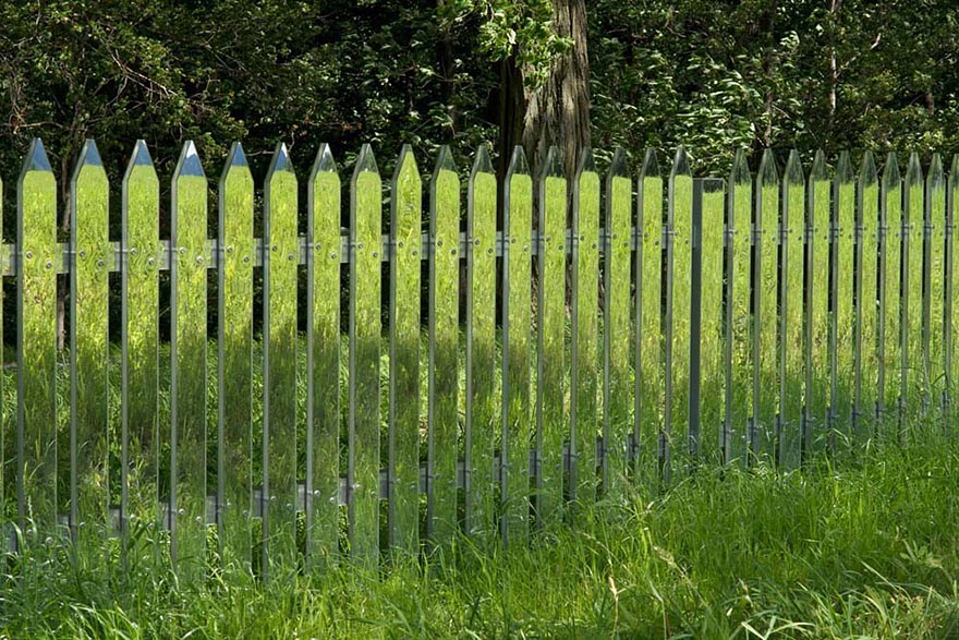 These Mirrored Fences Camouflage Themselves According To The Seasons