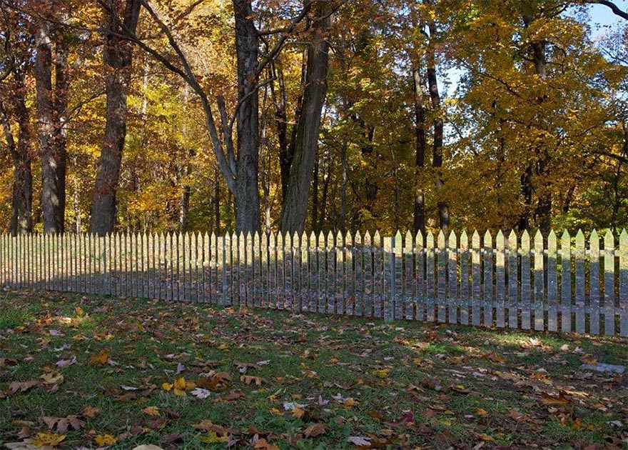 These Mirrored Fences Camouflage Themselves According To The Seasons
