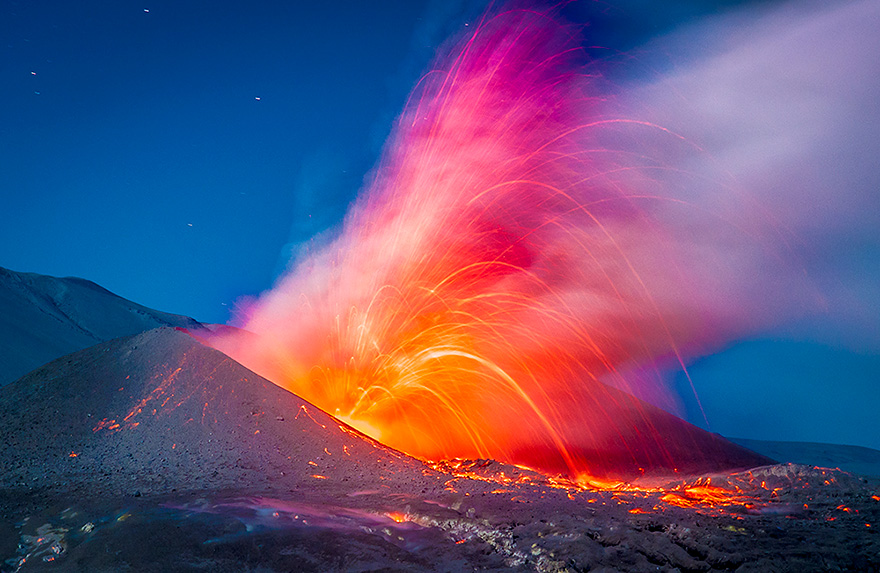 Photographer Captures Volcanic Eruption In Chile With Red-Hot Magma And Flashing Lightning Photographer Captures Volcanic Eruption In Chile With Red-Hot Magma And Flashing Lightning