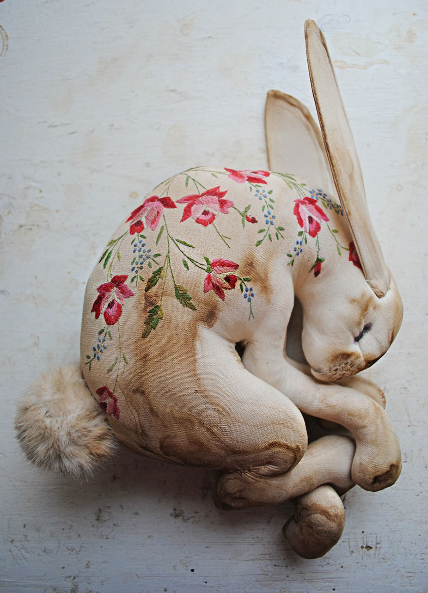 Self-Taught Artist Creates Fairytale Flora And Fauna From Vintage Fabrics Self-Taught Artist Creates Fairytale Flora And Fauna From Vintage Fabrics