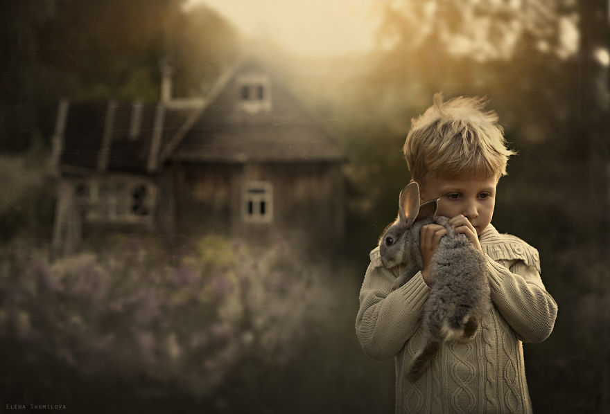Russian Mother Takes Magical Pictures of Her Two Kids With Animals On Her Farm Russian Mother Takes Magical Pictures of Her Two Kids With Animals On Her Farm