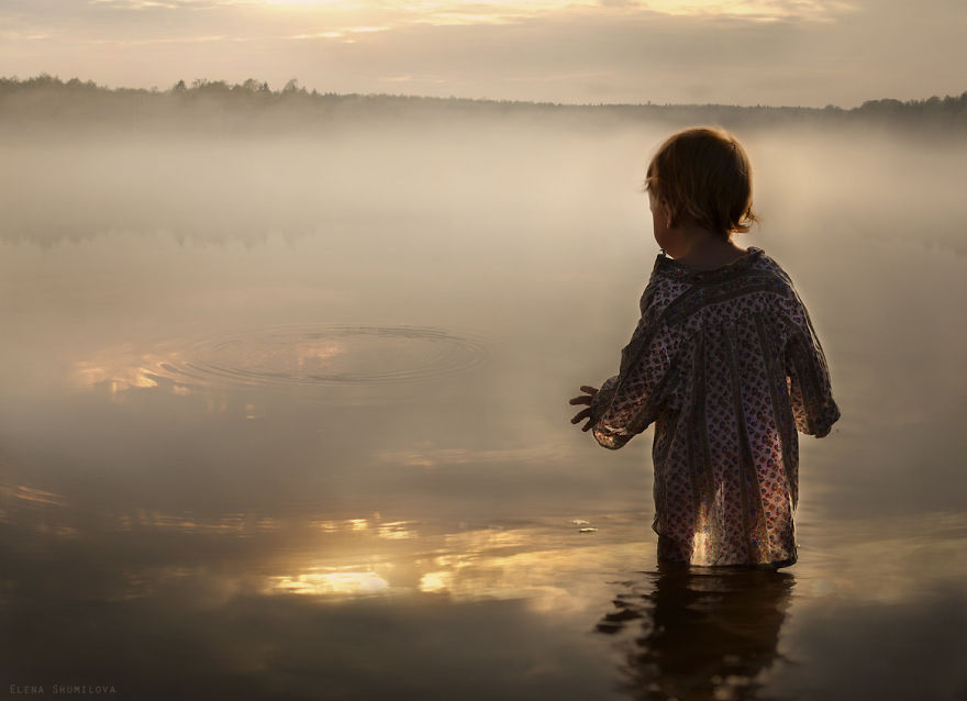 Russian Mother Takes Magical Pictures of Her Two Kids With Animals On Her Farm Russian Mother Takes Magical Pictures of Her Two Kids With Animals On Her Farm