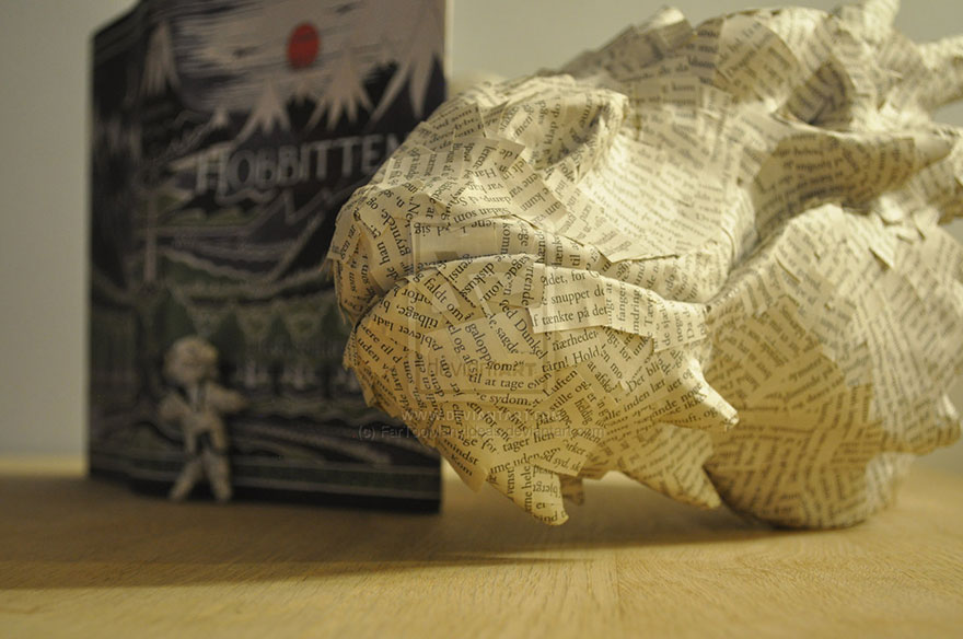 Artist Summons ‘Smaug the Dragon’ From Pages of ‘The Hobbit’ Artist Summons ‘Smaug the Dragon’ From Pages of ‘The Hobbit’