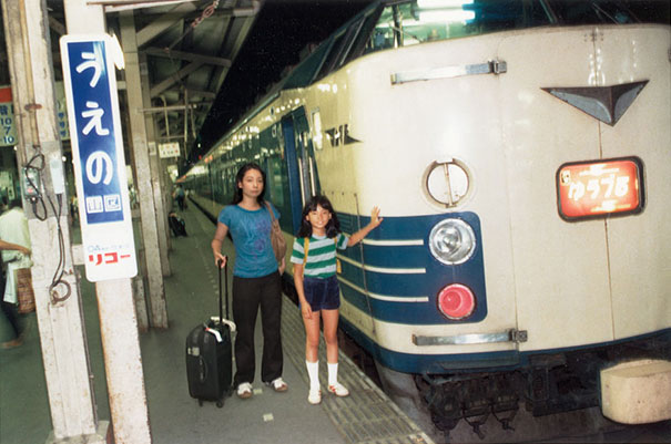 Photographer Travels Through Time By Inserting Herself Into Her Childhood Photos Photographer Travels Through Time By Inserting Herself Into Her Childhood Photos