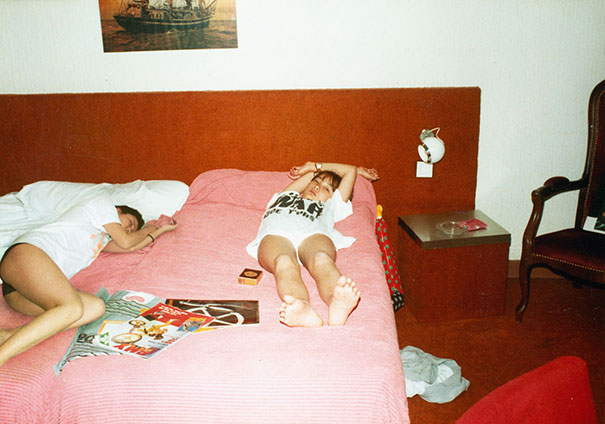 Photographer Travels Through Time By Inserting Herself Into Her Childhood Photos Photographer Travels Through Time By Inserting Herself Into Her Childhood Photos