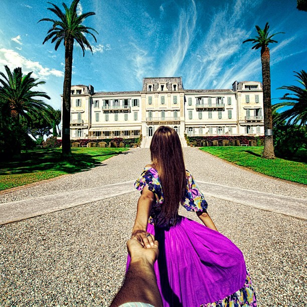 Photographer Continues to Follow His Girlfriend Around The World