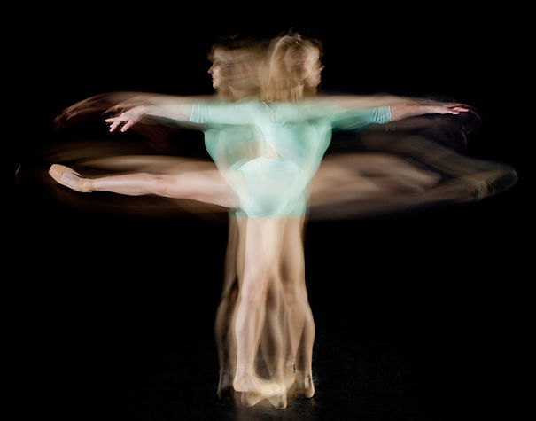 14 Long-Exposure Photographs Showing Ballet Dancers Slicing Through Space 14 Long-Exposure Photographs Showing Ballet Dancers Slicing Through Space